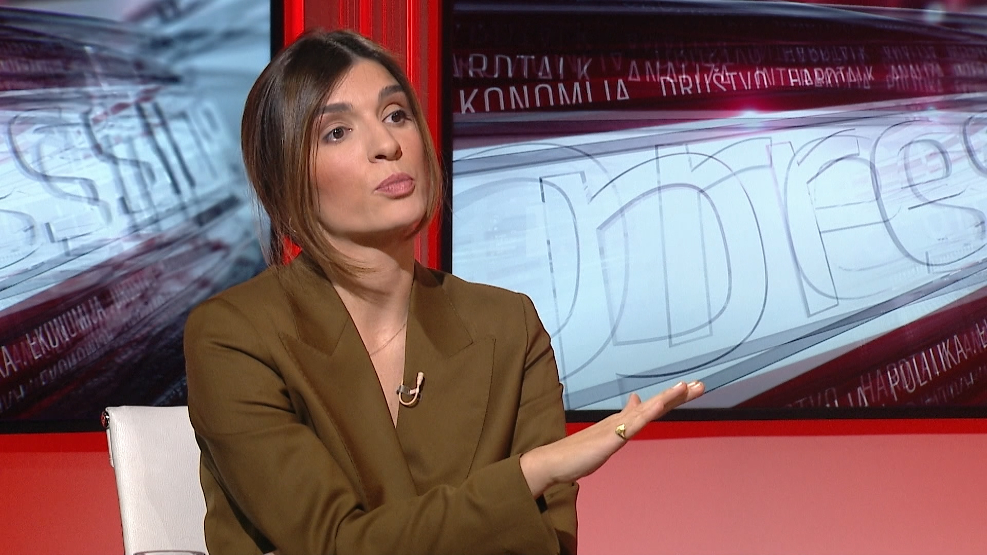 SA-PRESSING-271119-01.00_25_00_02.Still008