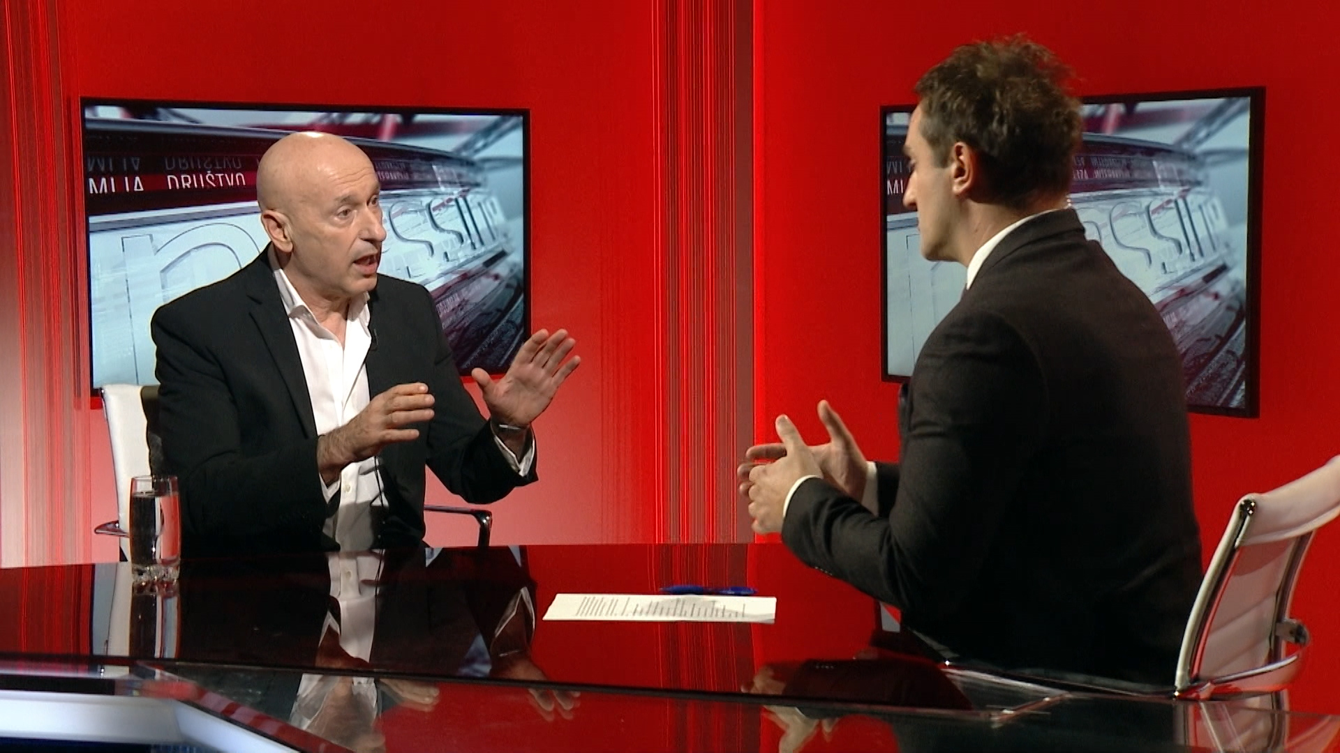 SA-PRESSING-301019-01.00_02_32_18.Still006