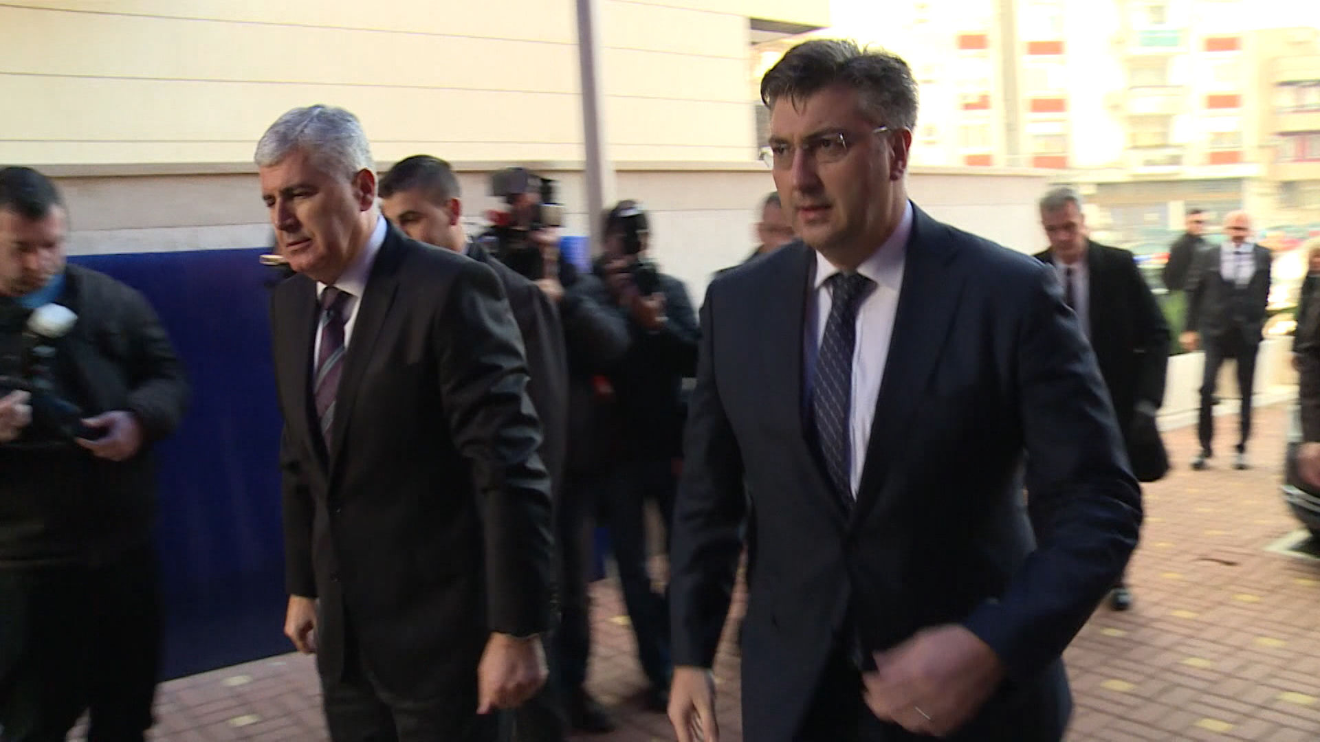 sa-prica kayan chan-ljs-01(20170809-154623908).Still007