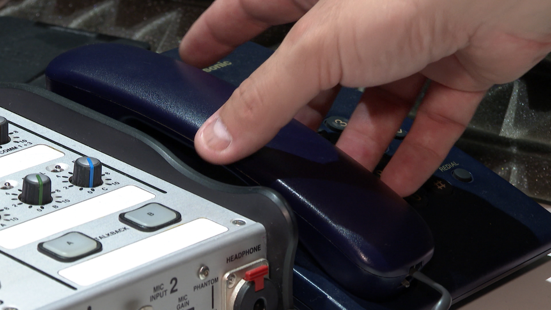 SA-PRISLUSKIVANJE REAX PKG-ADS(20200521-182510313).mxf.00_00_01_17.Still001