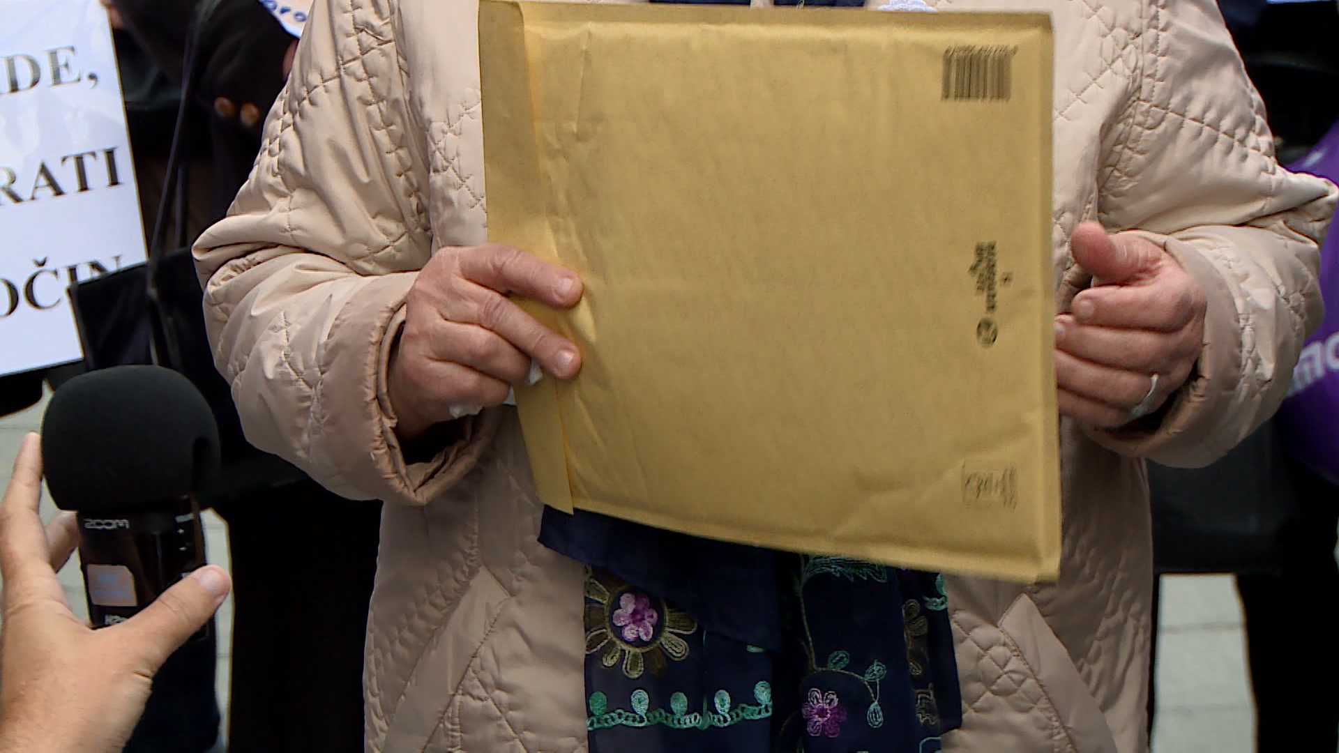 SA-PROBLEM PARKINGA PKG-ZAK-1(20191105-172303296).00_00_15_22.Still006