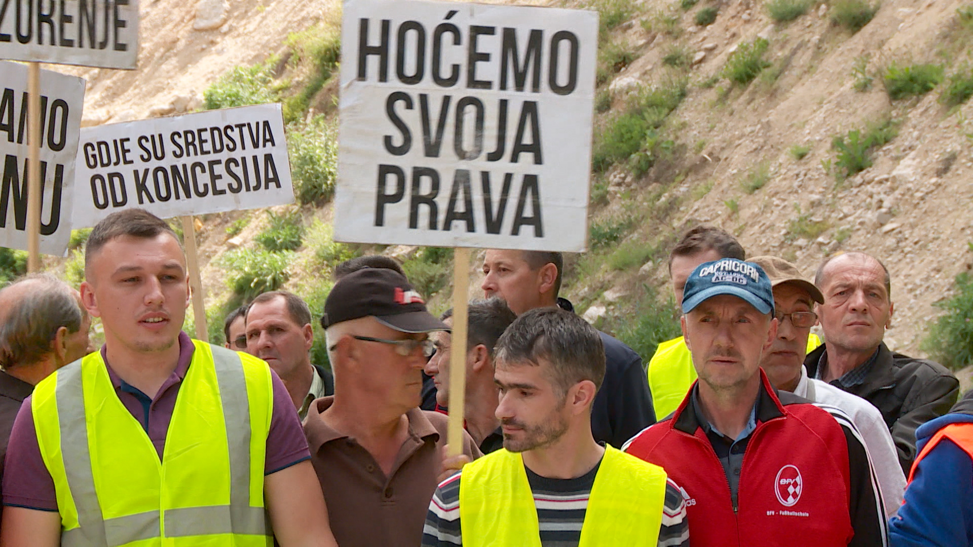SA-PROTEST ZENICA PKG-ADB-1(20190524-183141917).00_00_44_17.Still003