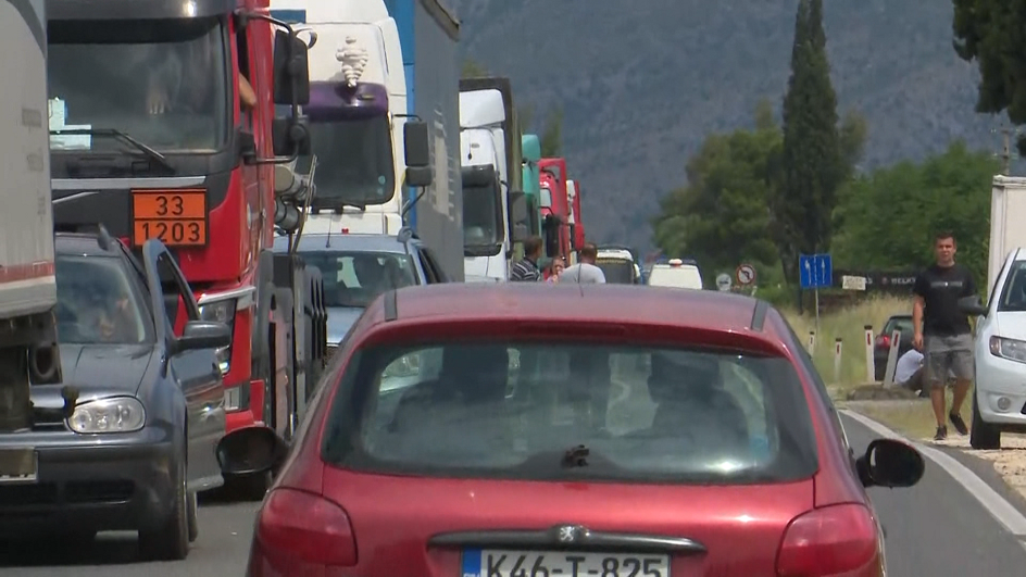 SA-PROTESTI ALUMINIJ ADLIB-AMK-1(20190709-174048473).mxf.00_01_16_19.Still001