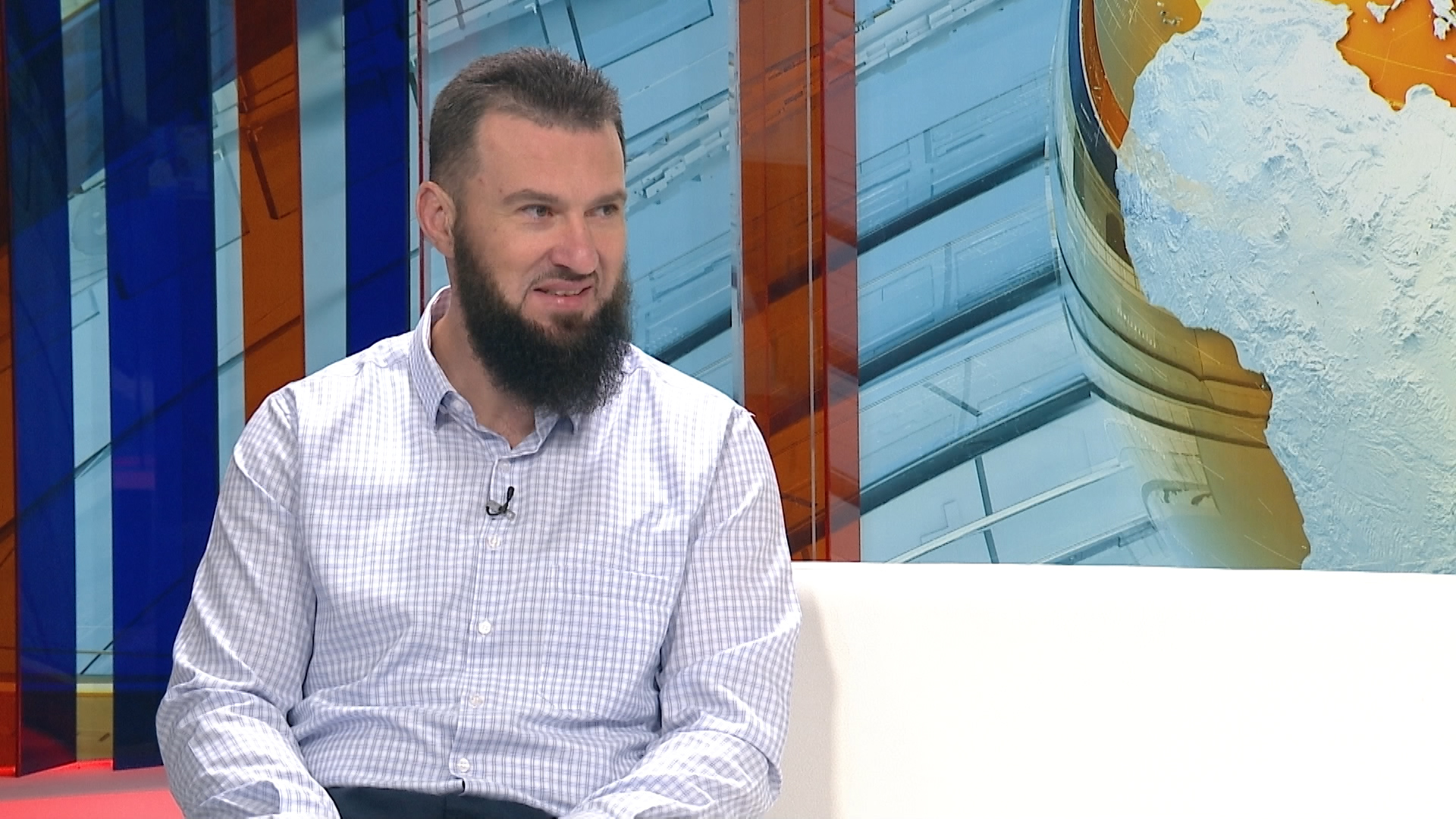 sa-raguz-160518-clf.00_02_19_20.Still003