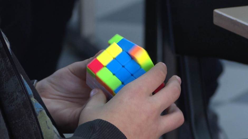 SA-RUBIKOVA KOCKA PKG 19-LJS-1(20191019-154808075).mxf.00_00_16_09.Still001