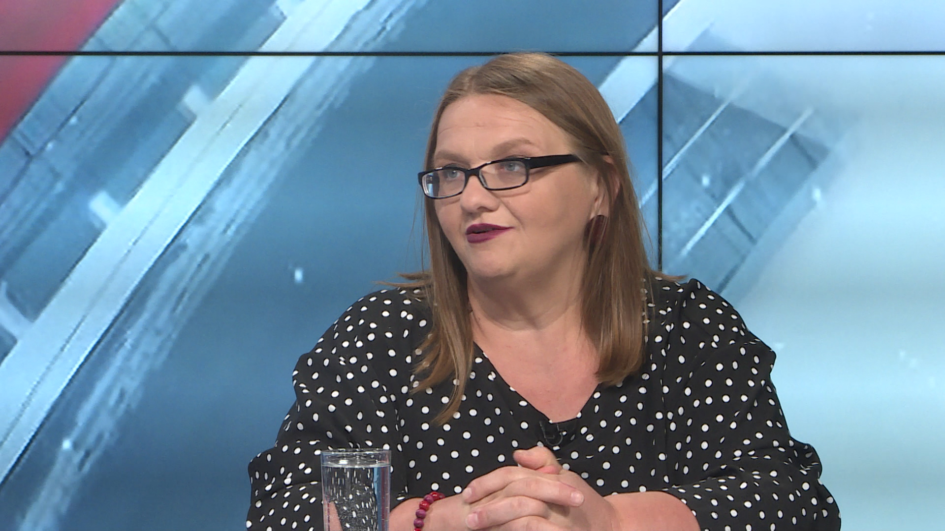 sa-rubina cengic-clf-100719.17_56_42_03.Still001