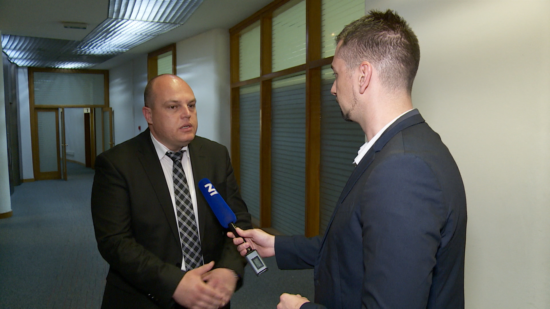 SA-RUZNIC INTW-DU-BOB-1(20190423-153415333).00_00_26_08.Still002