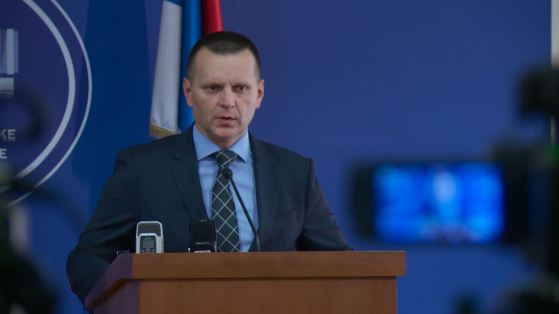 SA-SAJAM KNJIGA PKG-ADG-1(20190418-164322254).00_01_07_24.Still006