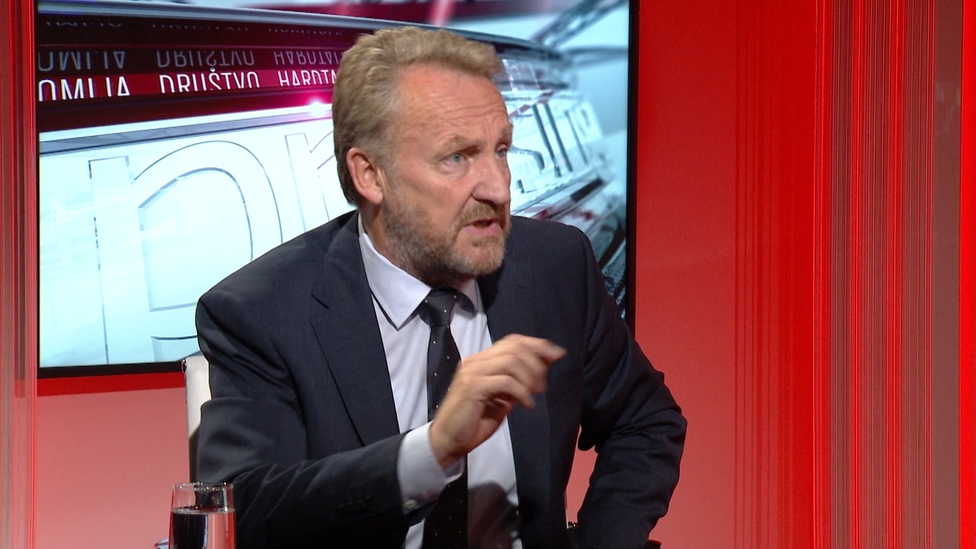 SA-SAJAM KNJIGE BL-SNM-1(20190911-155638540).00_09_45_07.Still012