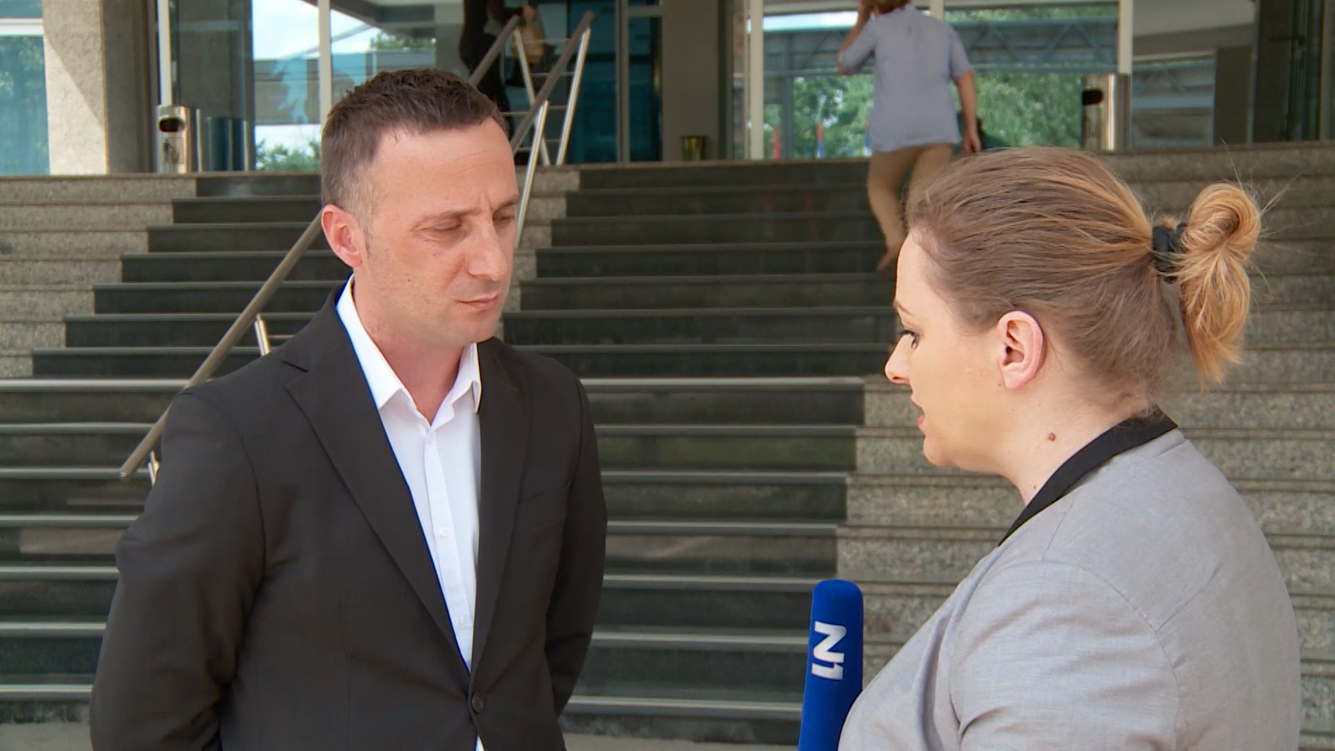 SA-SCENA FINAL 300418-2(20180430-163651996).00_08_39_01.Still004