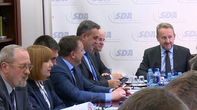 sa-sda-bob-1(20191216-144646002).MXF.00_01_35_18.Still003