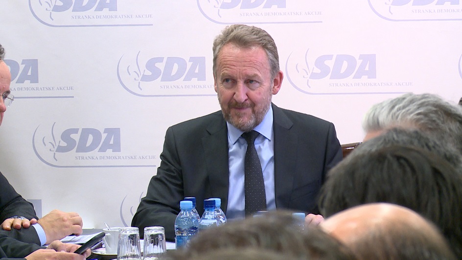 sa-sda-bob-1(20191216-144646002).MXF.00_01_39_06.Still004