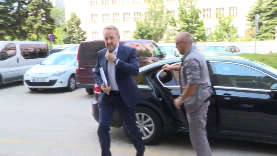 sa-sda vo sot-270719-tjd-wmt.11_14_27_01.Still002