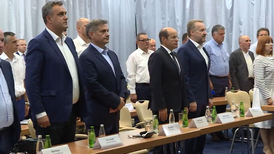 sa-sda vo sot-270719-tjd-wmt.11_17_52_04.Still010