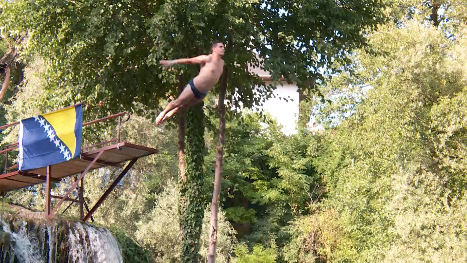 SA-SKOKOVI ADLIB-DZV-SNM-1-(20170805-184516342).Still002