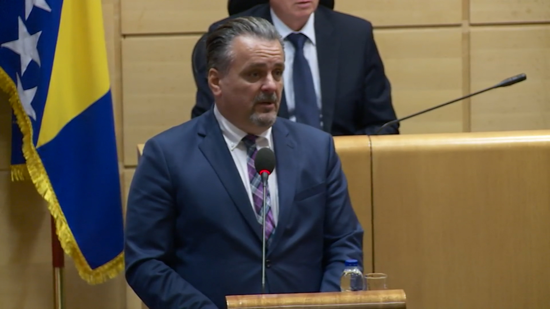 sa-sot i vo-110919-alt-wmt.Still001