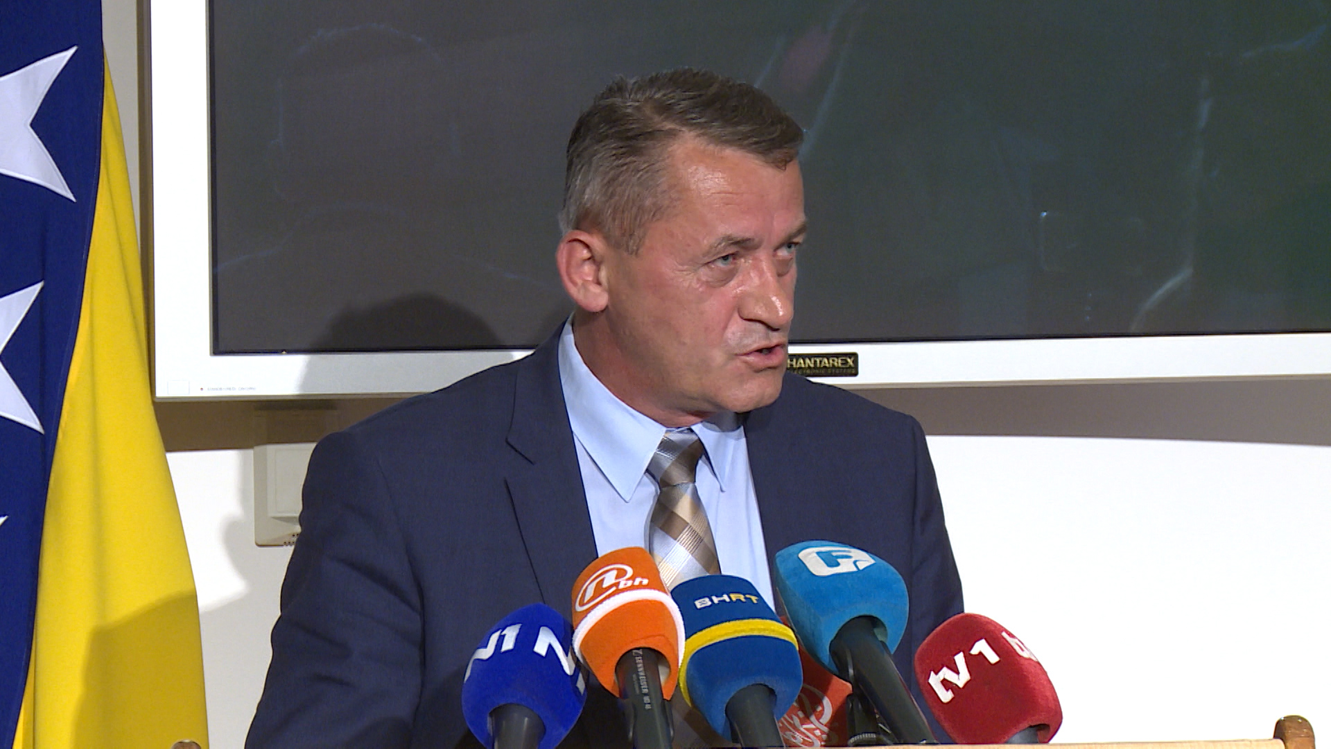 SA-SOT SABOTIC DUZI-SEM-1(20190613-195019379).00_01_02_21.Still001