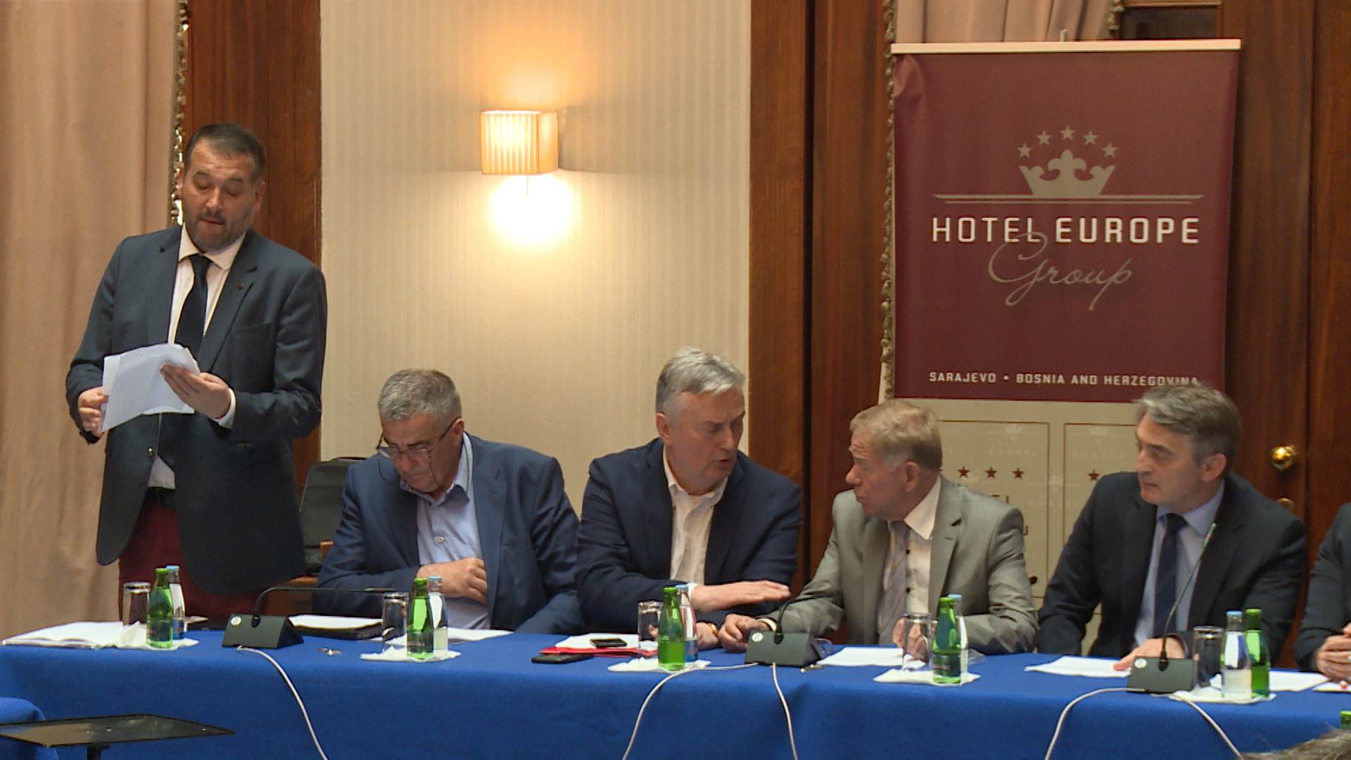 SA-SPD-PKG-19-ZVK-1-20190509-184059675-.mxf.00_00_22_20.Still002