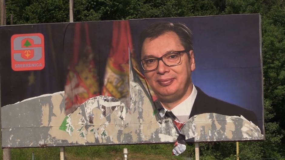 SA-SREBRENICA PLAKATI VO-IVA-1(20200608-160139129).mxf.00_00_24_02.Still001