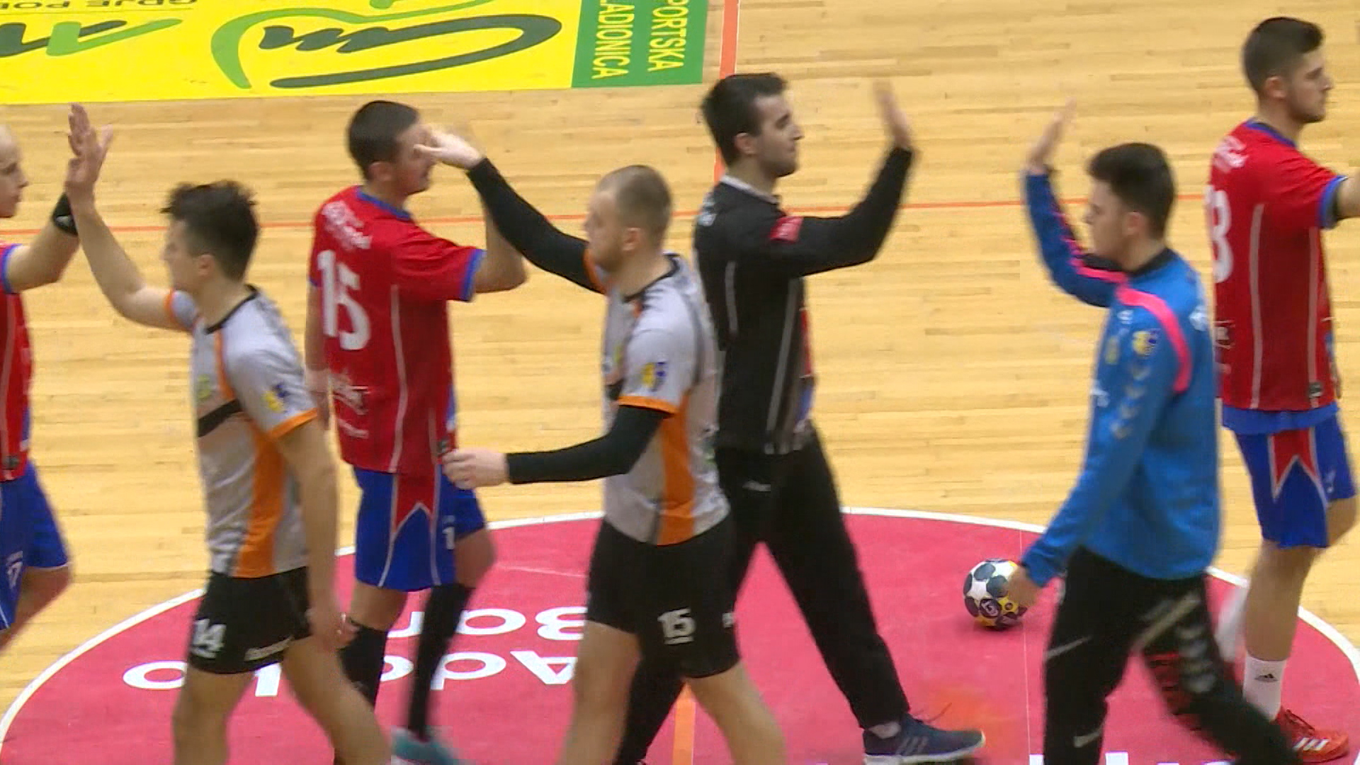 SA-STRAJK LJEKARA U KS-MAK-1(20180913-153141639).00_00_15_09.Still003