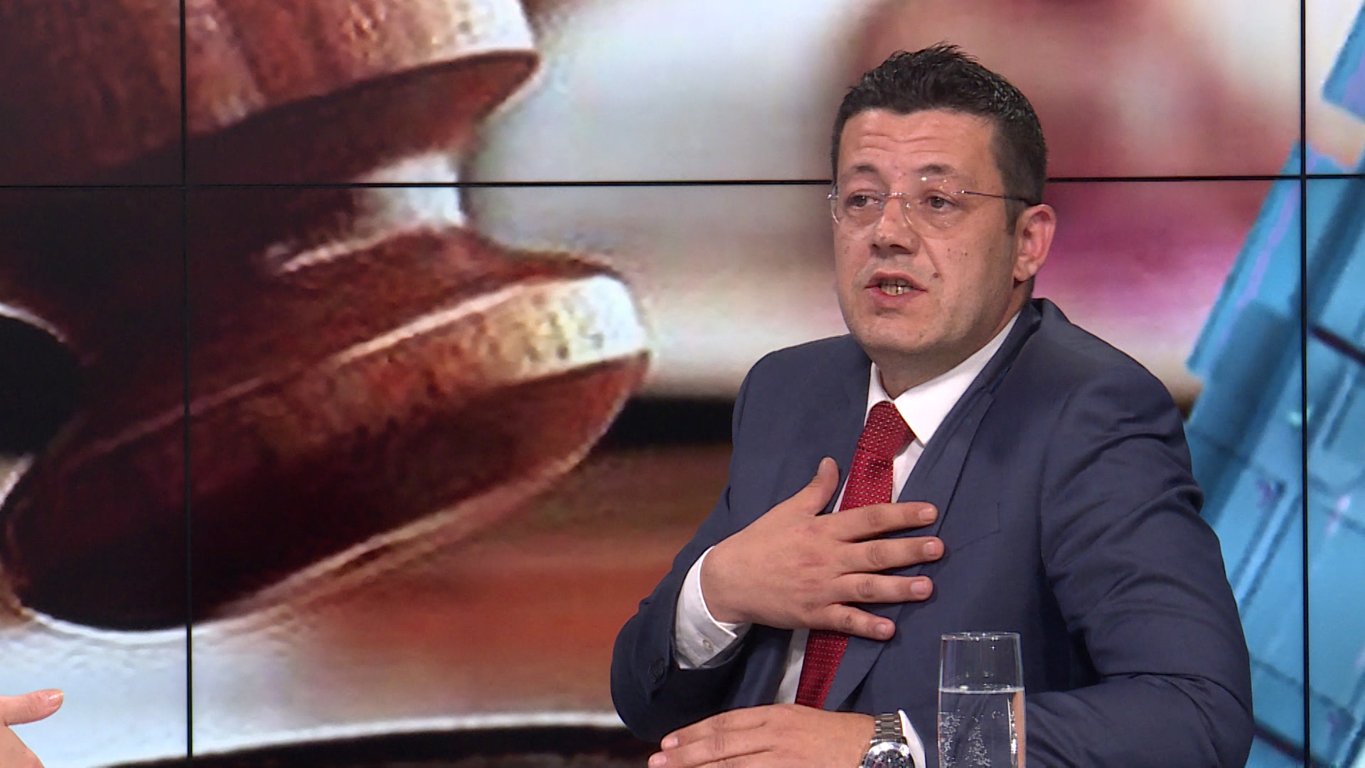 SA-STUDENTI PKG-IVA-1(20200605-153715204).00_24_58_15.Still006