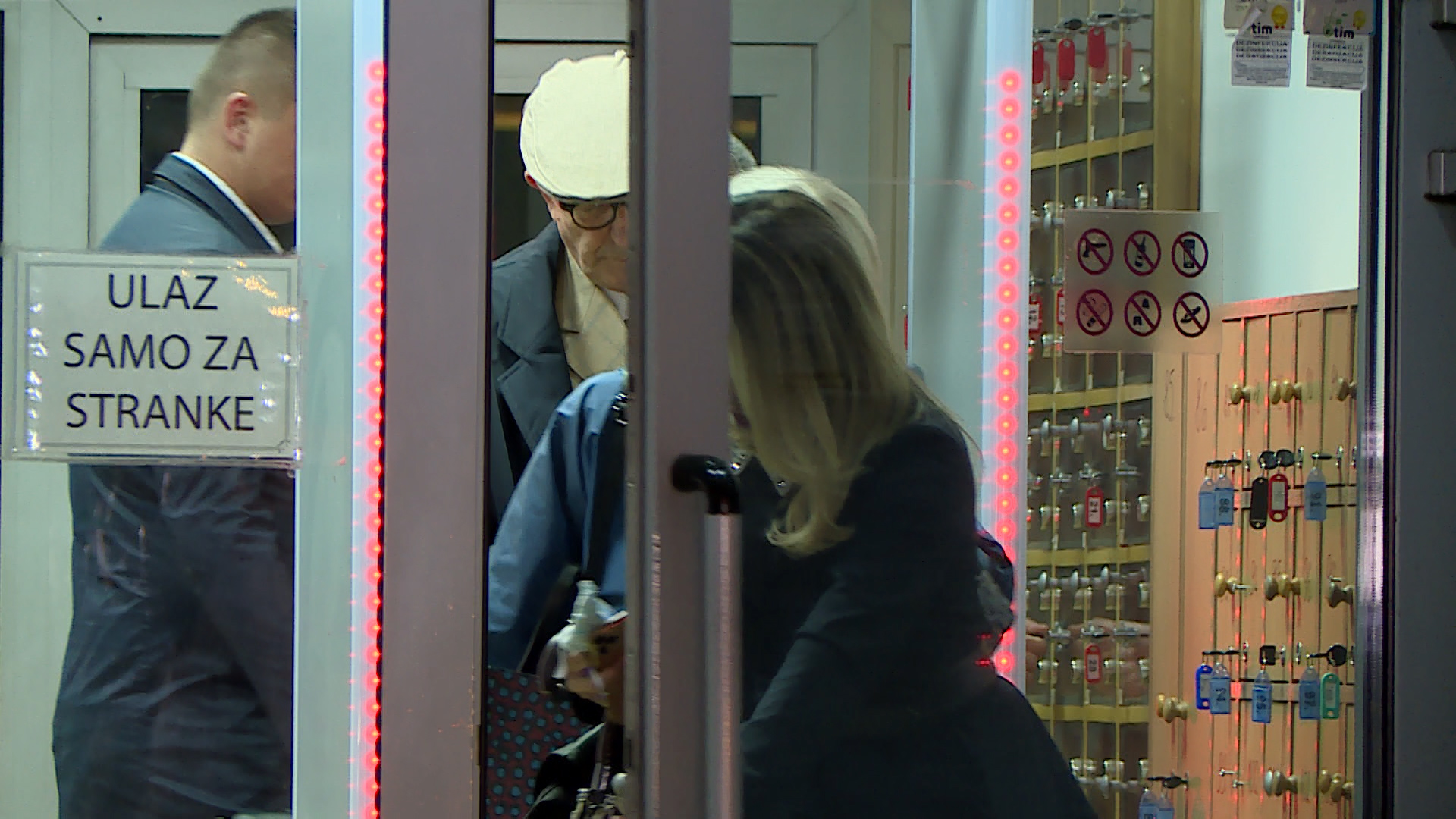 sa-sud bih-has-01(20200531-081452105).MXF.04_26_28_21.Still003