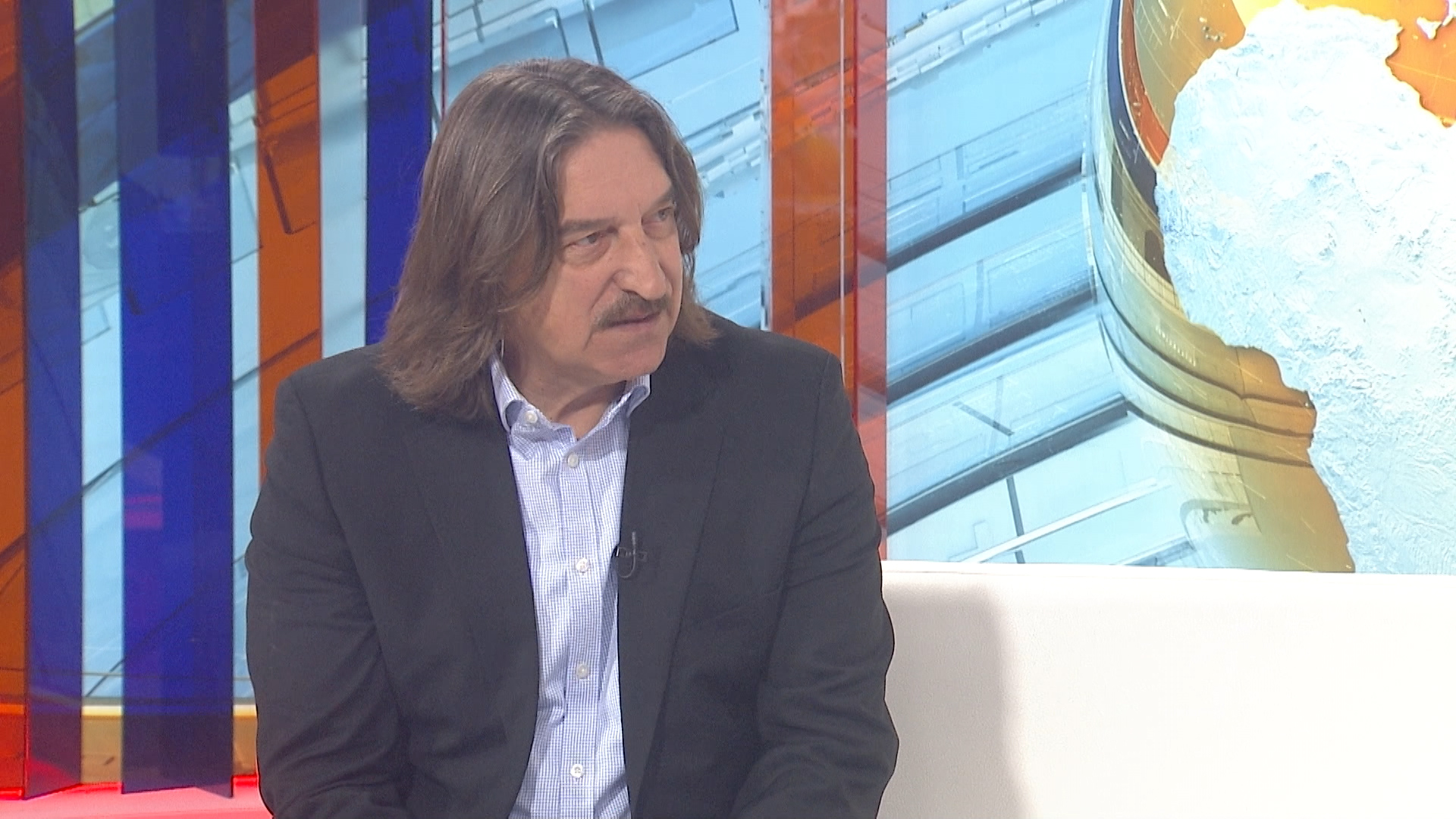 sa-topic-clf-030518.00_09_00_16.Still001