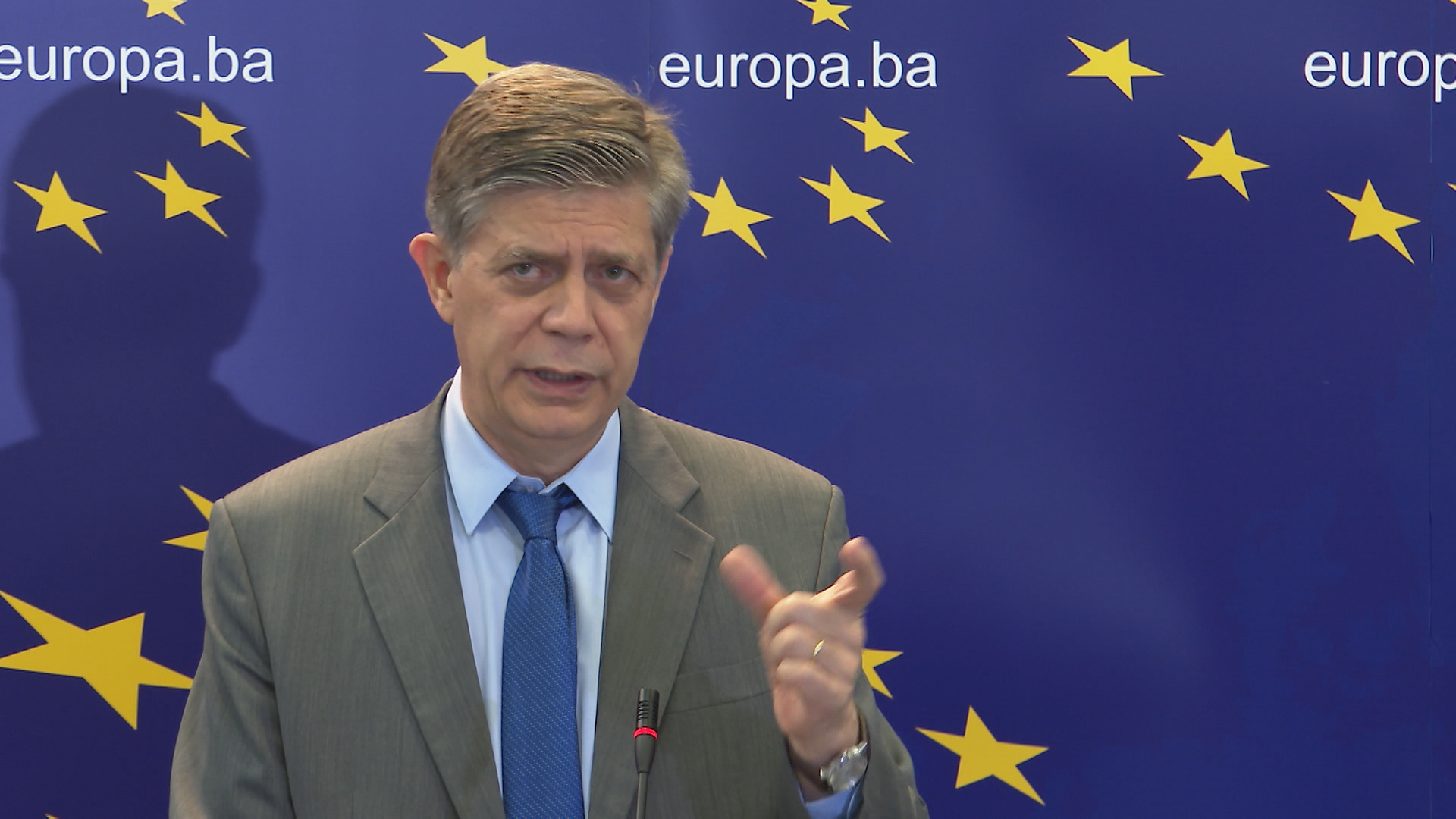 SA-TRGOVSKA PROTEST SA PKG-ADS(20190729-161246639).00_01_39_09.Still013