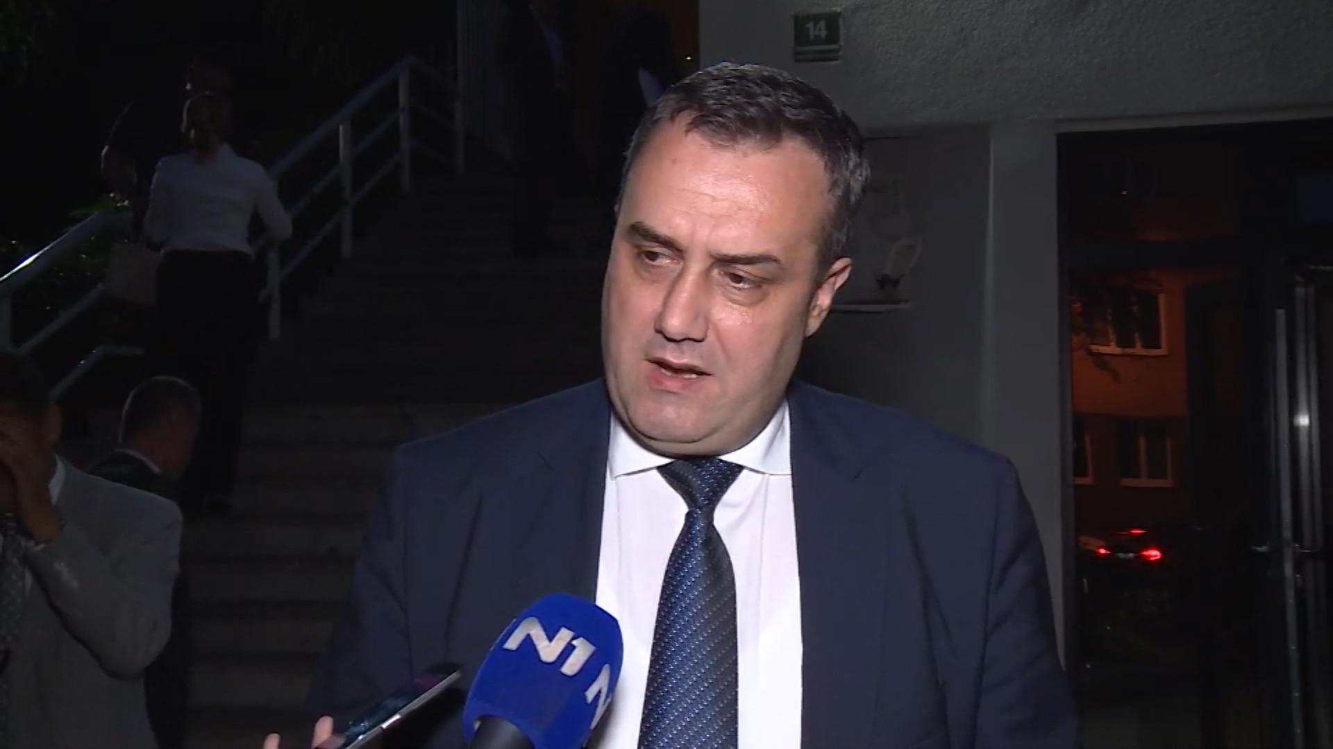 SA-UREDJENI VRT PKG-DJK-1(20180705-152825713).00_00_13_22.Still010