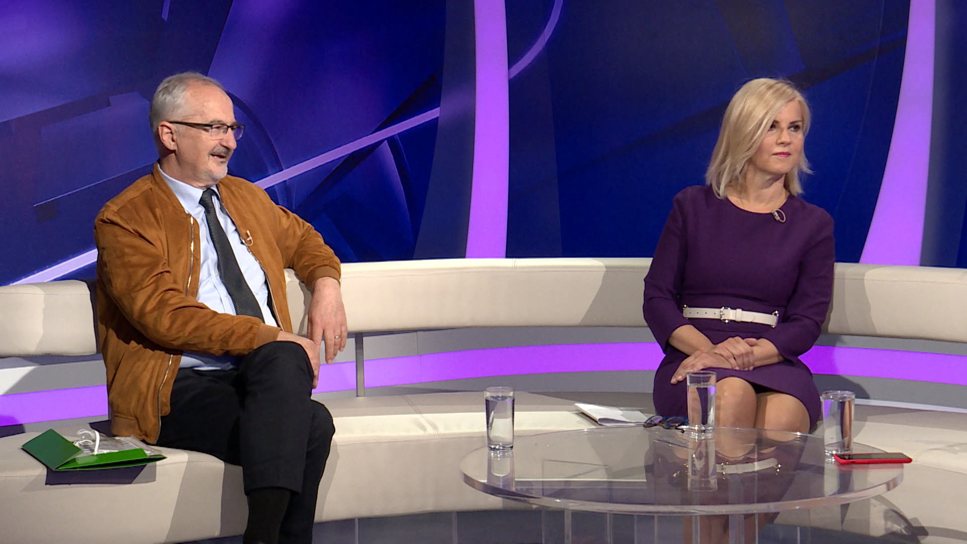 SA-VECERNJI STUDIO-010620-01.21_01_41_07.Still001