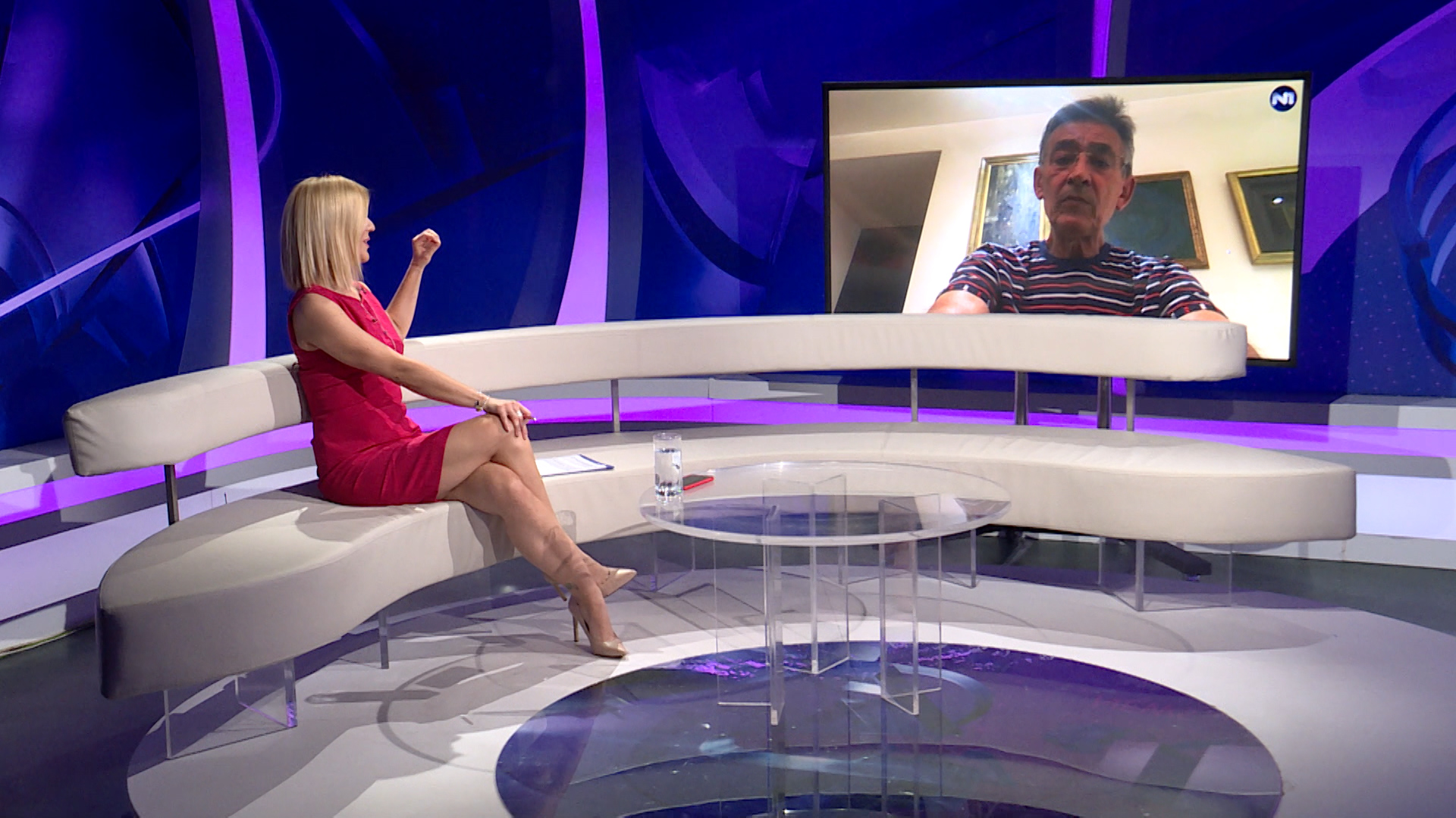 SA-VECERNJI STUDIO-200720-01.21_06_24_15.Still001