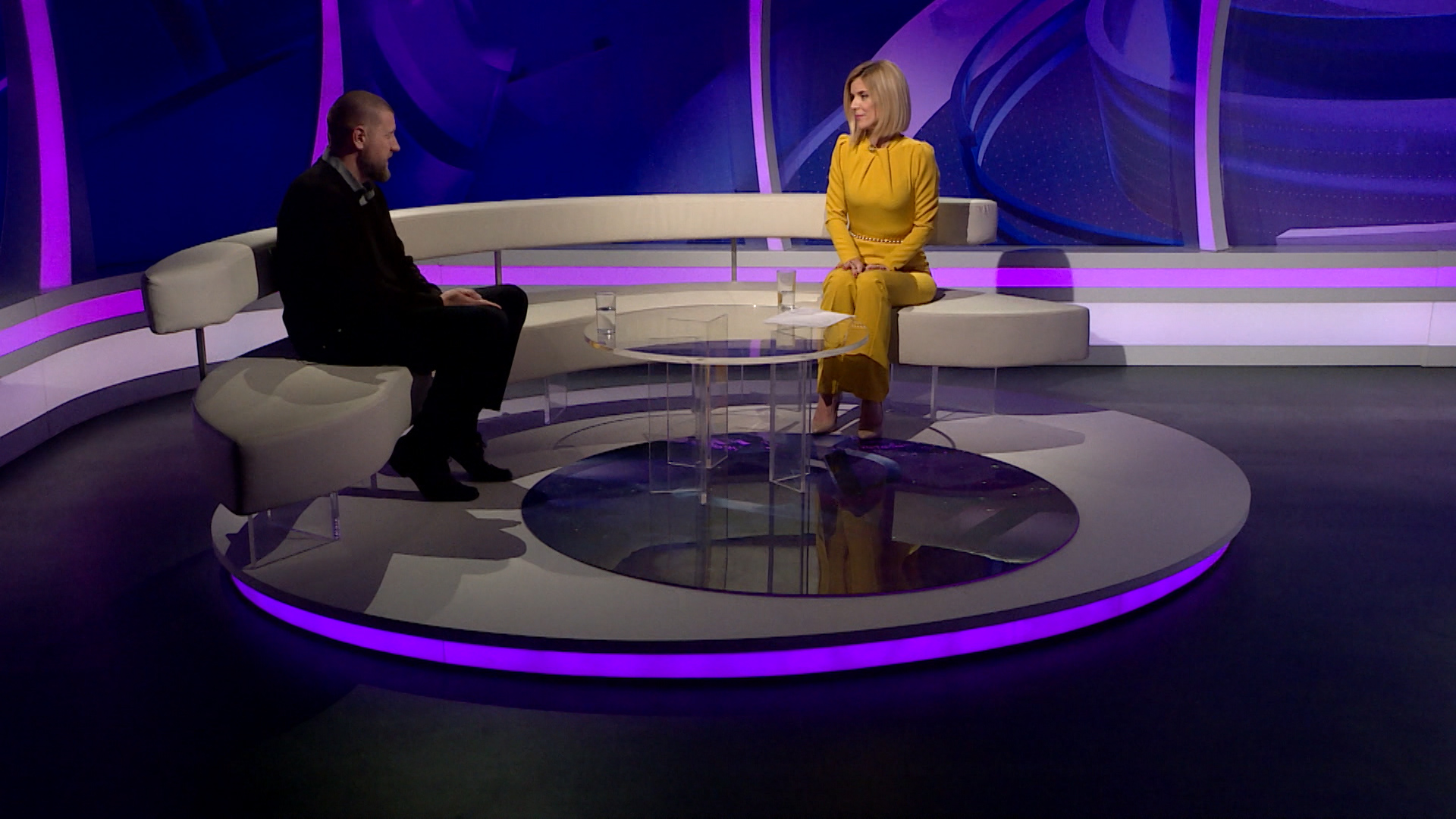 SA-VECERNJI STUDIO-270220-02(20200227-164321550).mxf.00_30_56_01.Still001