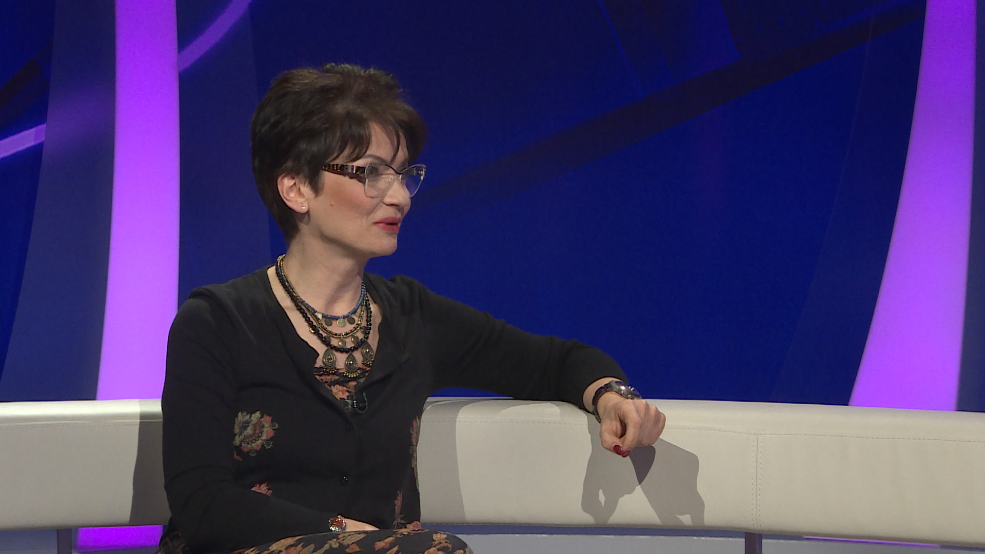 SA-VECERNJI STUDIO-270519-01.00_01_32_04.Still001