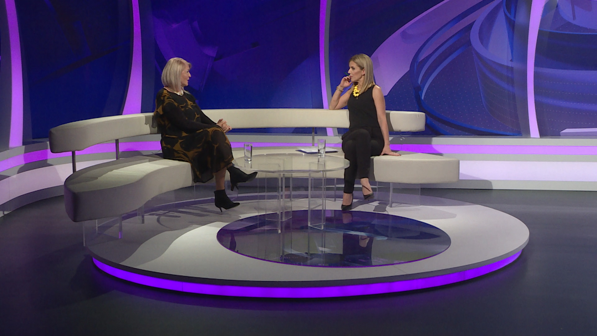 SA-VECERNJI STUDIO-280519-01.00_20_47_05.Still002