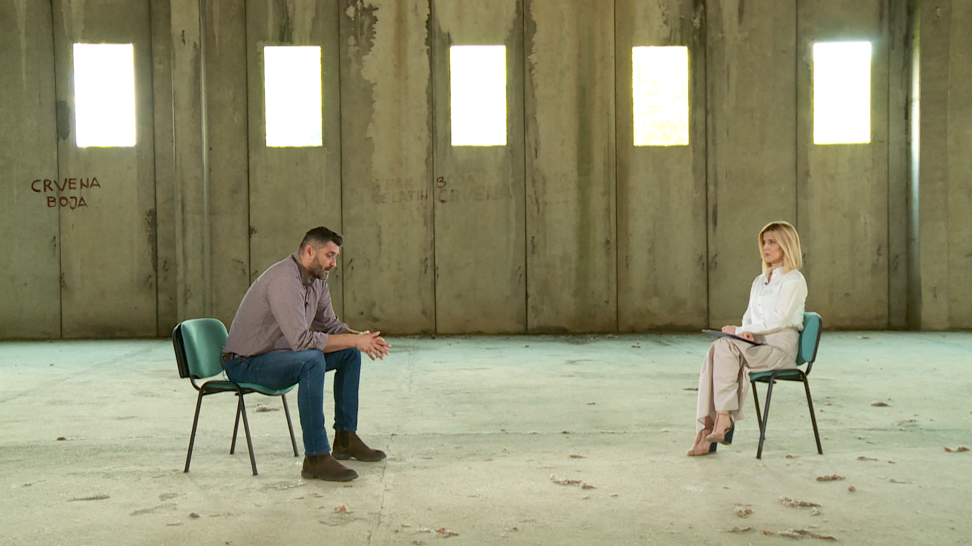 SA-VECERNJI STUDIO-290620-01(20200629-174420421).mxf.00_25_30_24.Still001