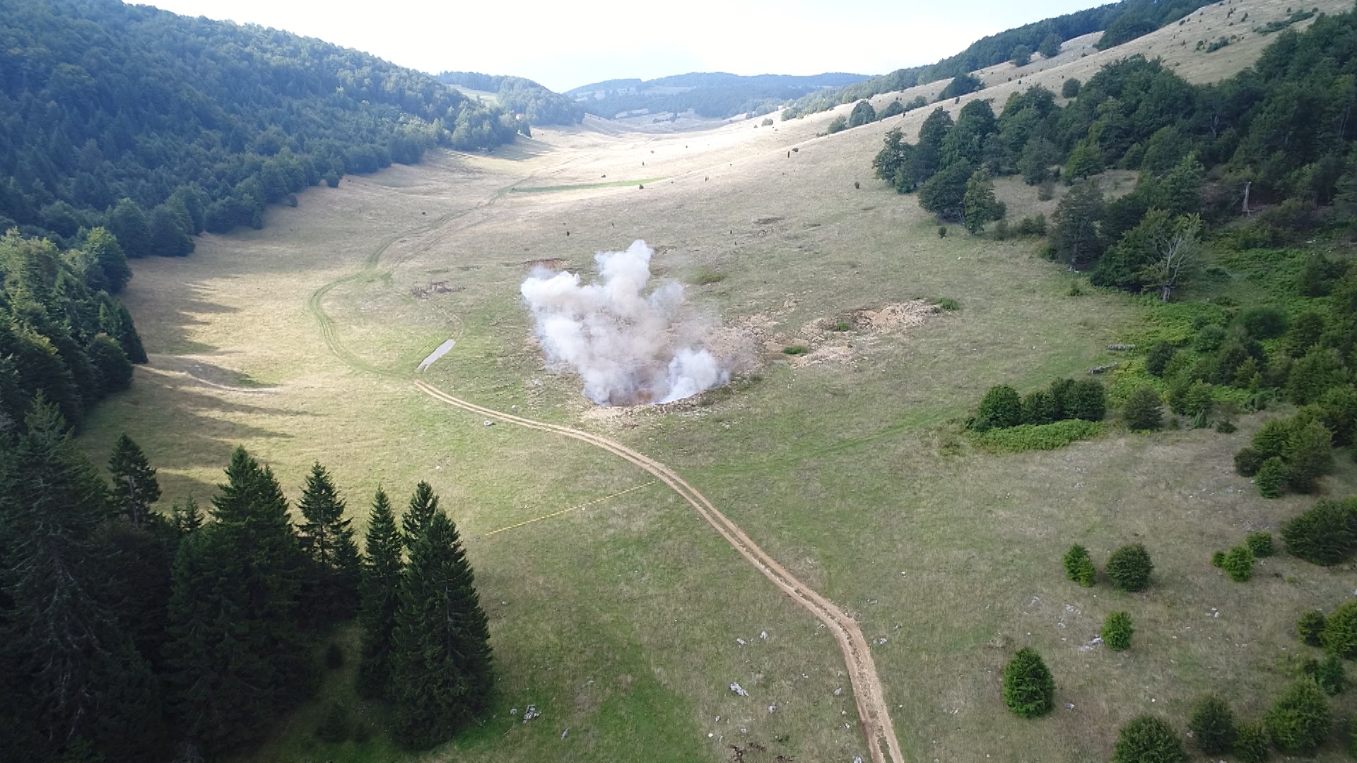 SA-VO UNISTAVANJE BOMBE-NET-1(20190913-141248154).mxf.00_00_16_23.Still002