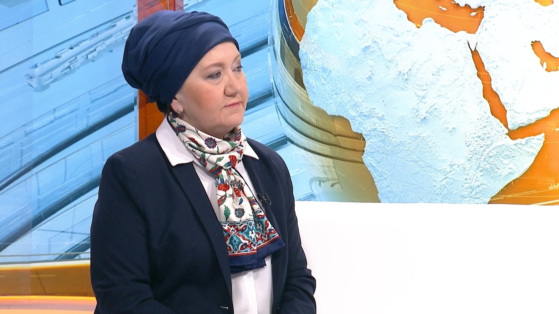 sa-zehra alispahic-clf-040619.08_30_52_21.Still001