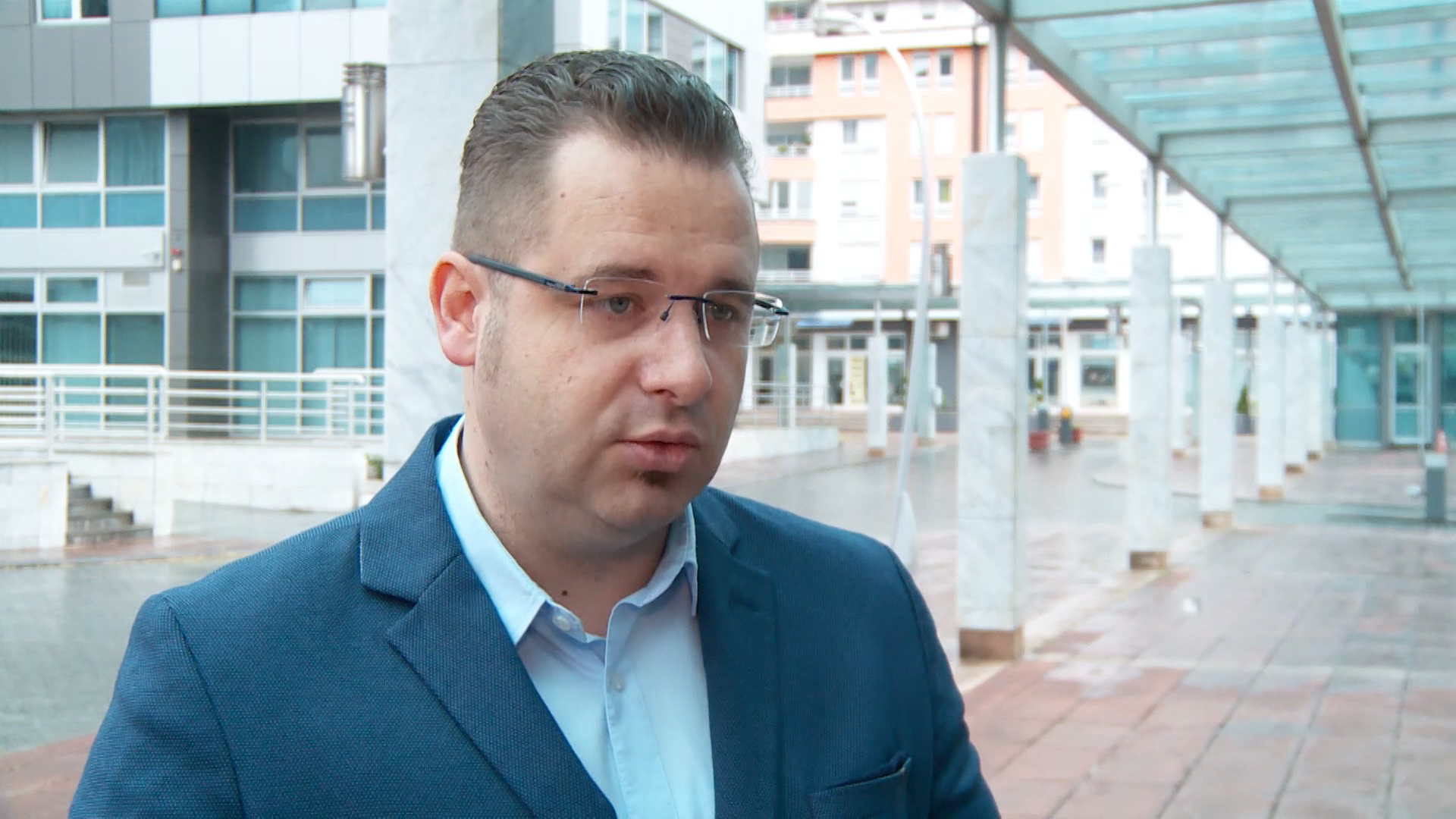 sa-zijah sokolovic-clf.00_01_31_14.Still004