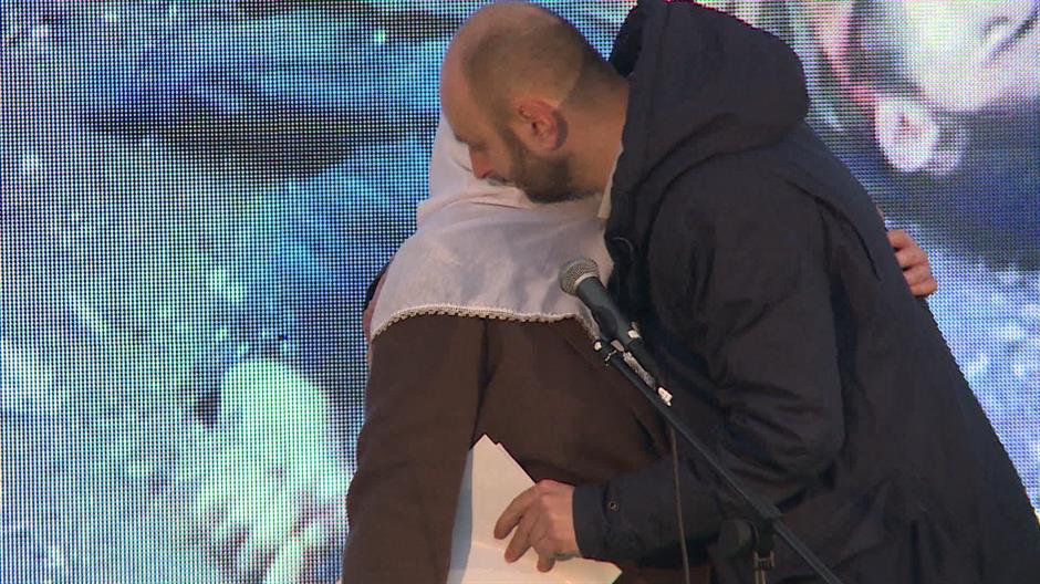 SA-ZIMSKI SALON KNJIGE PKG-ADG-1(20161214-151250322).Still017