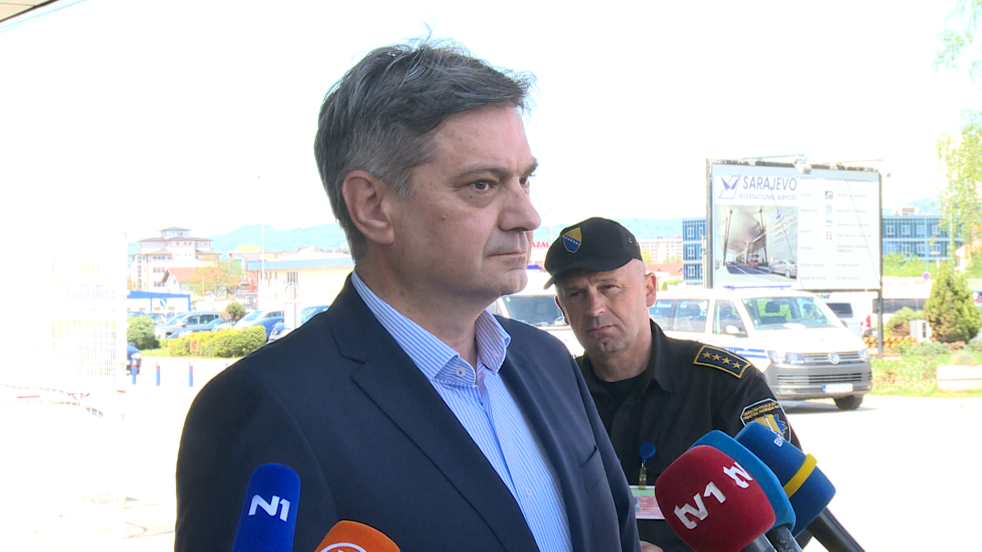 sa-zvizdic aerodrom-ads(20190428-125356431).MXF.00_07_22_24.Still005