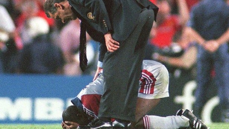 Samuel-Kuffour-Crying