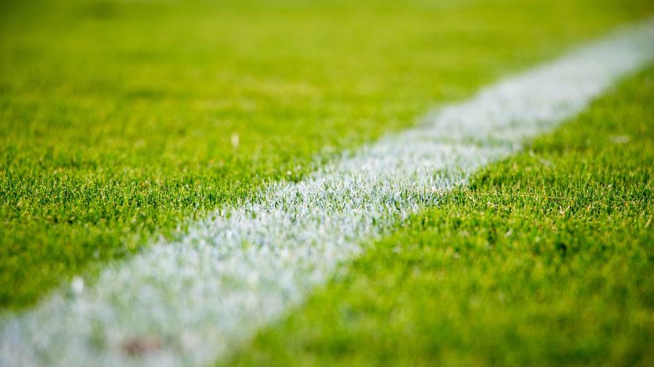 sandro-schuh-HgwY_YQ1m0w-unsplash