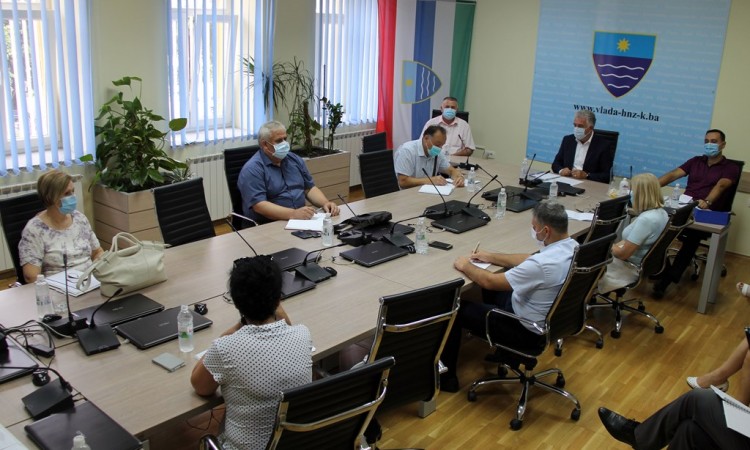 sastanak_s_prosvjetarima_24.8.2020._1