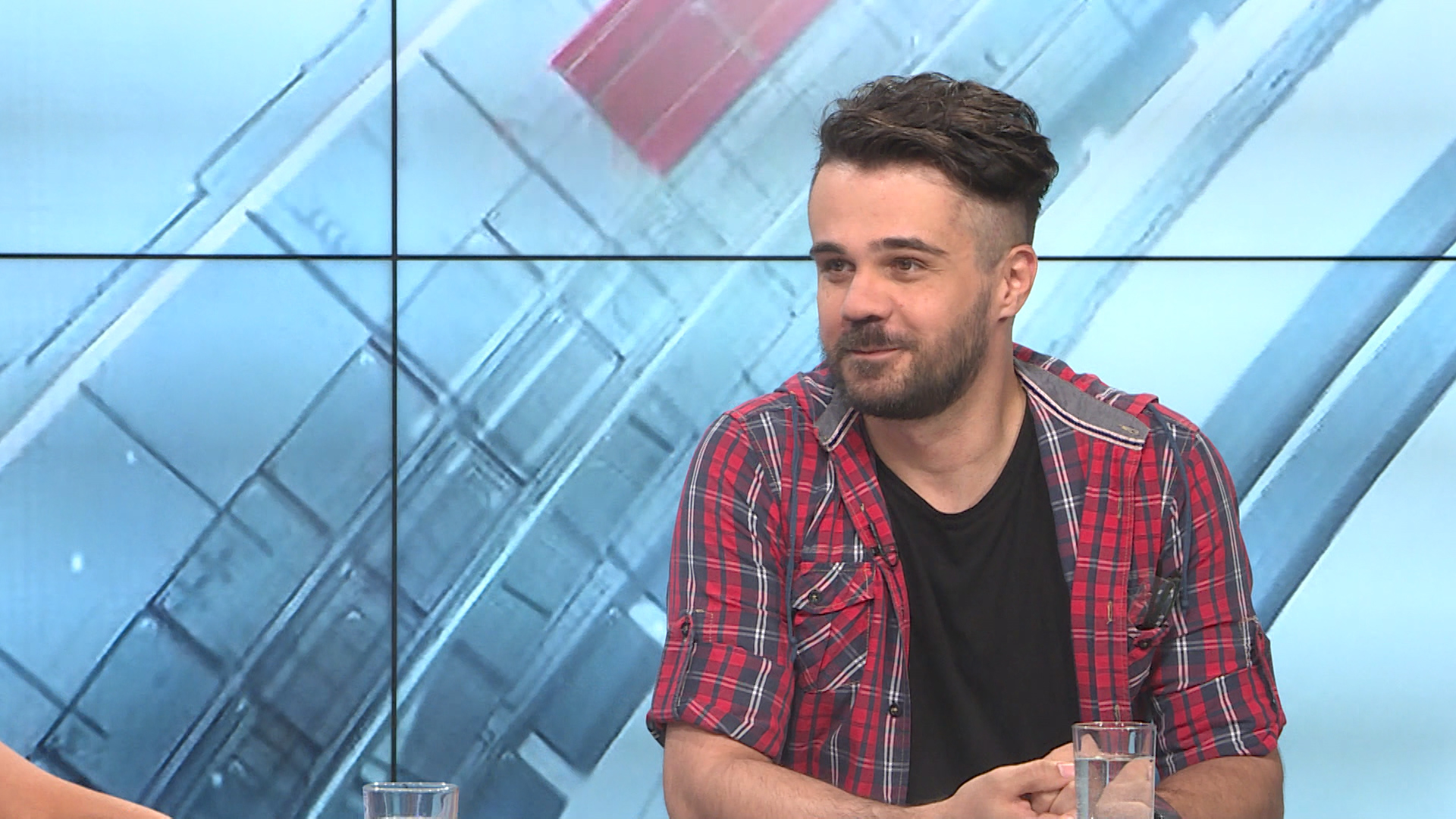 Sequence 01.00_00_14_14.Still006