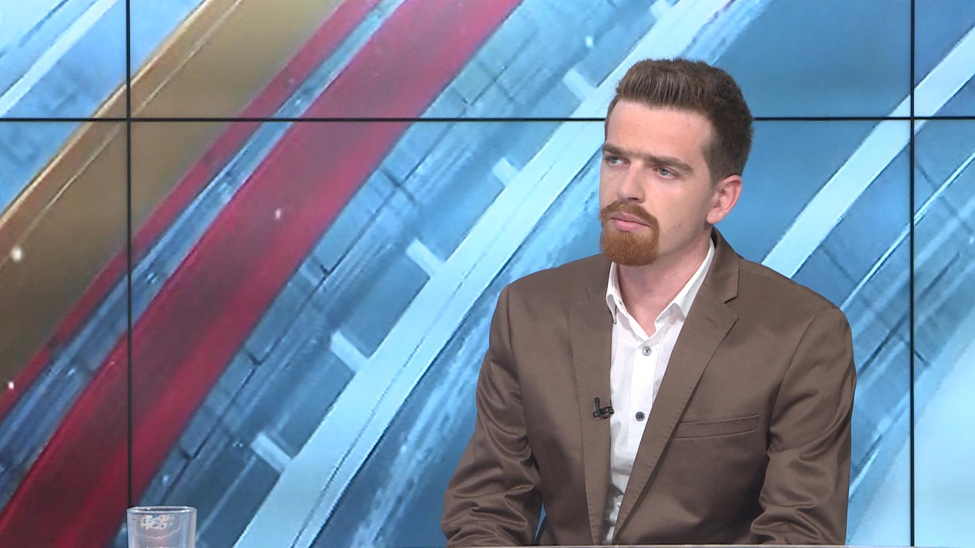 Sequence 01.00_00_22_19.Still008