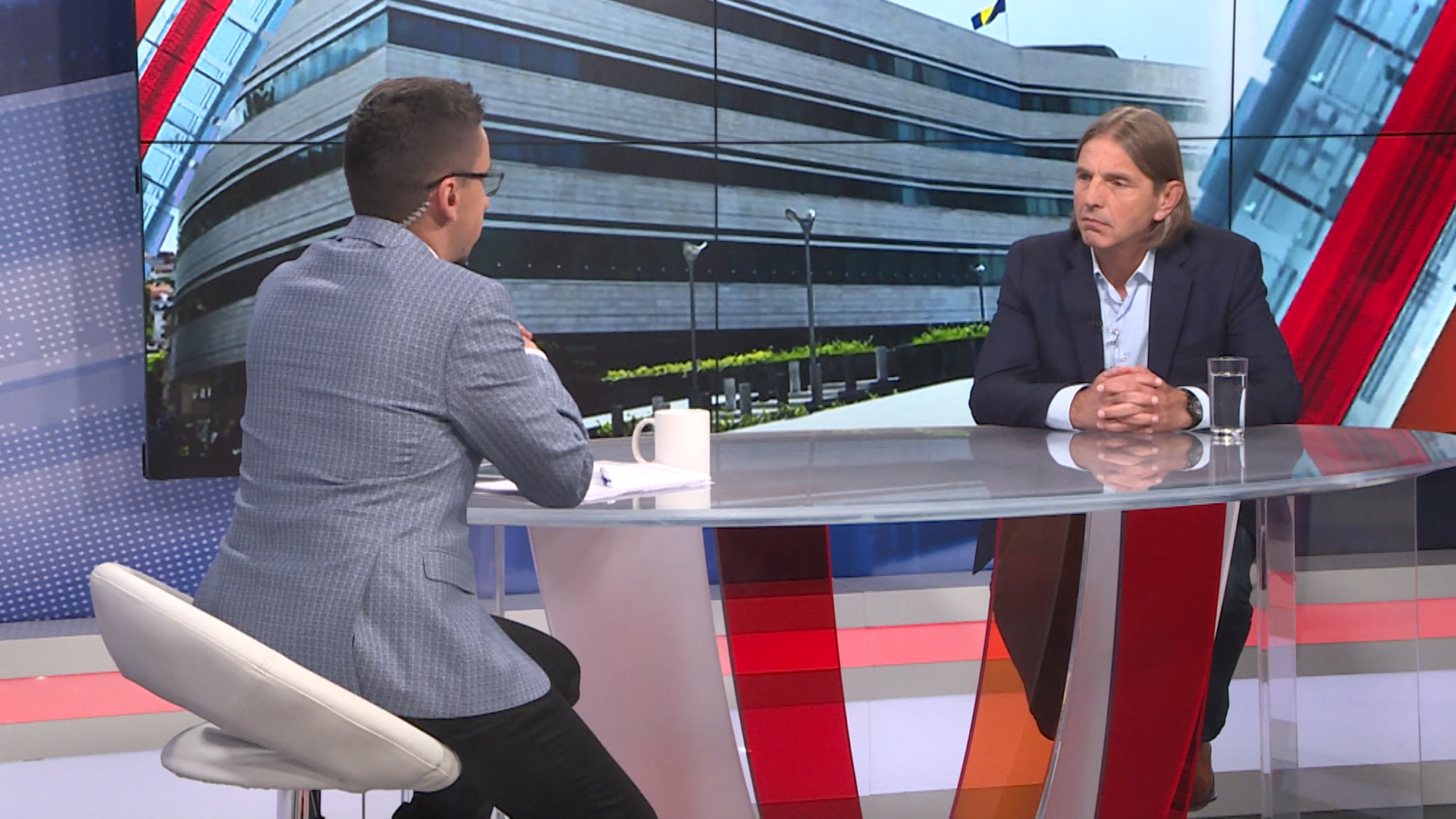 Sequence 01.00_00_41_20.Still009