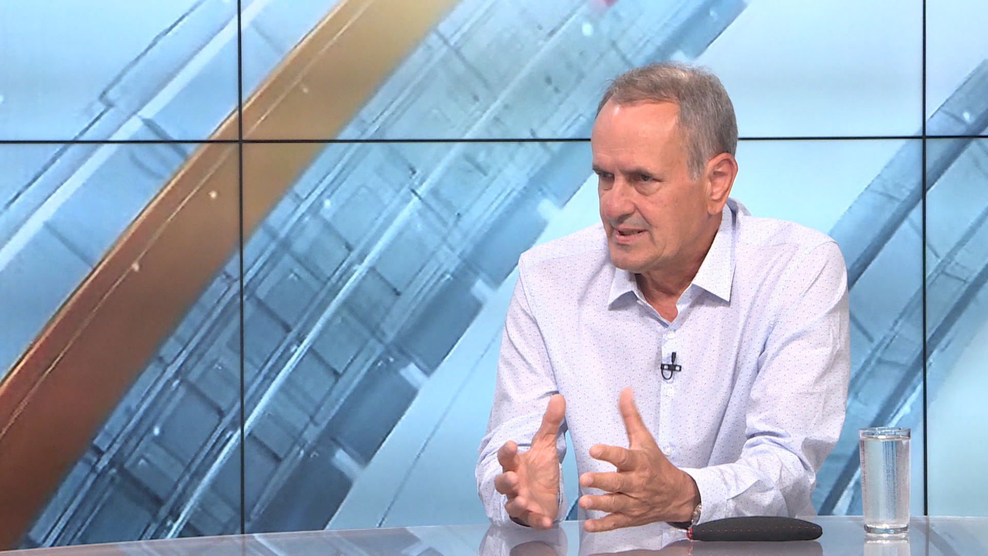 Sequence 01.00_00_53_10.Still014