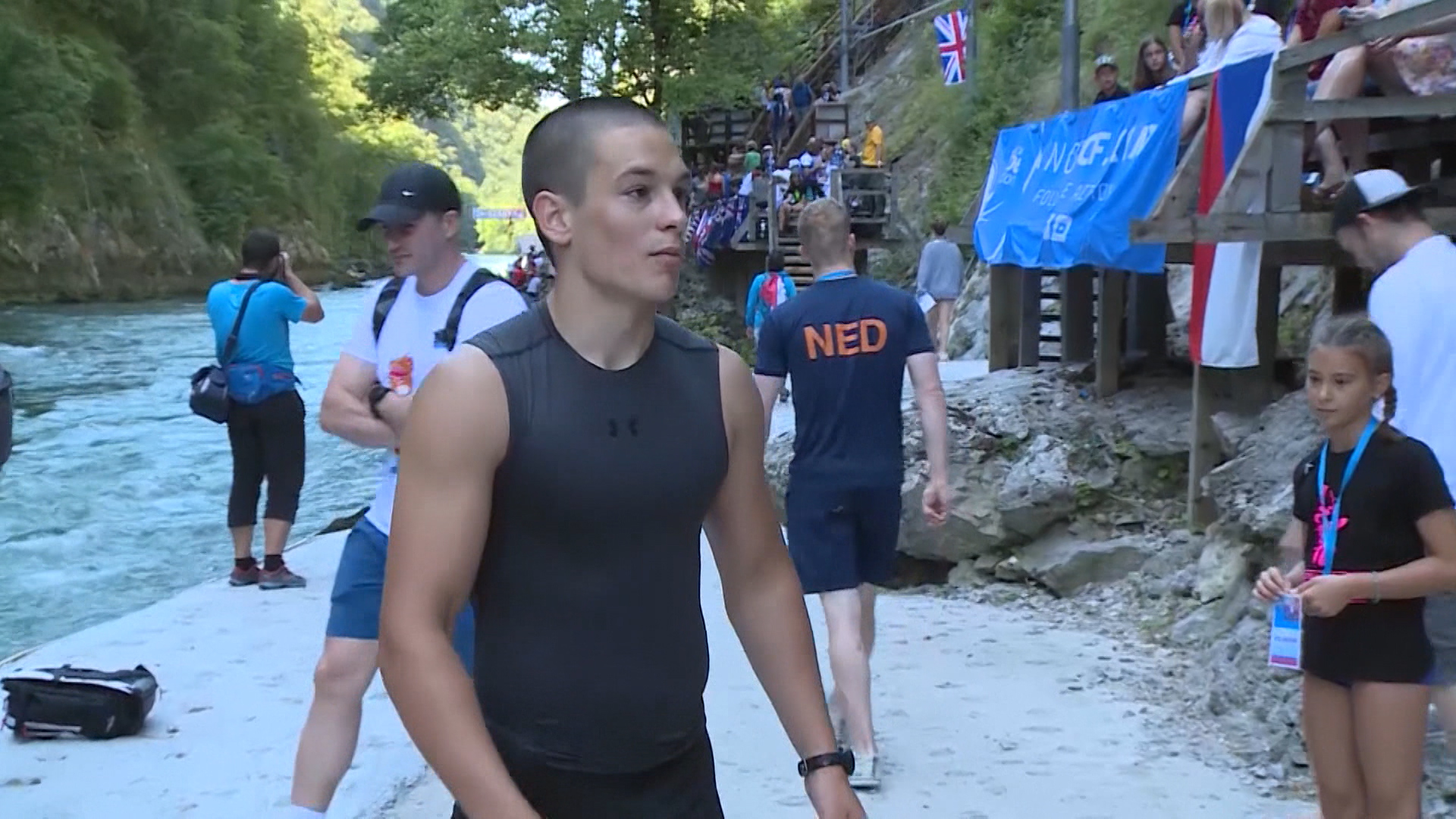 Sequence 01.00_00_57_13.Still009