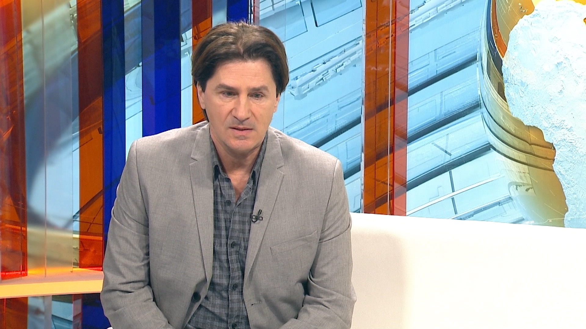 Sequence 01.00_00_57_16.Still001