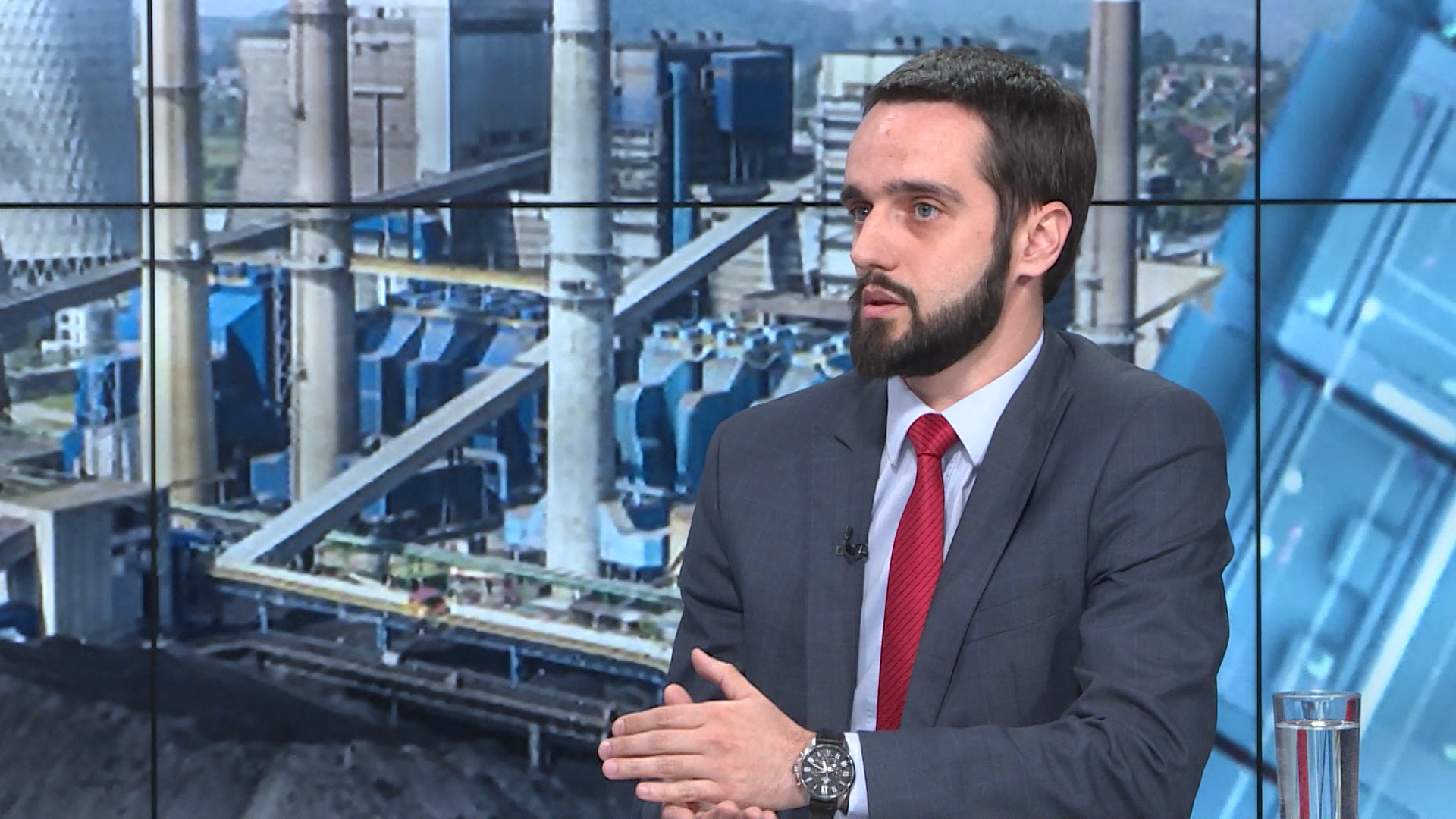 Sequence 01.00_00_58_15.Still004